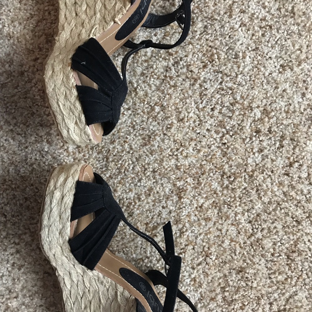 Rubi Heels - Picture 2 of 2